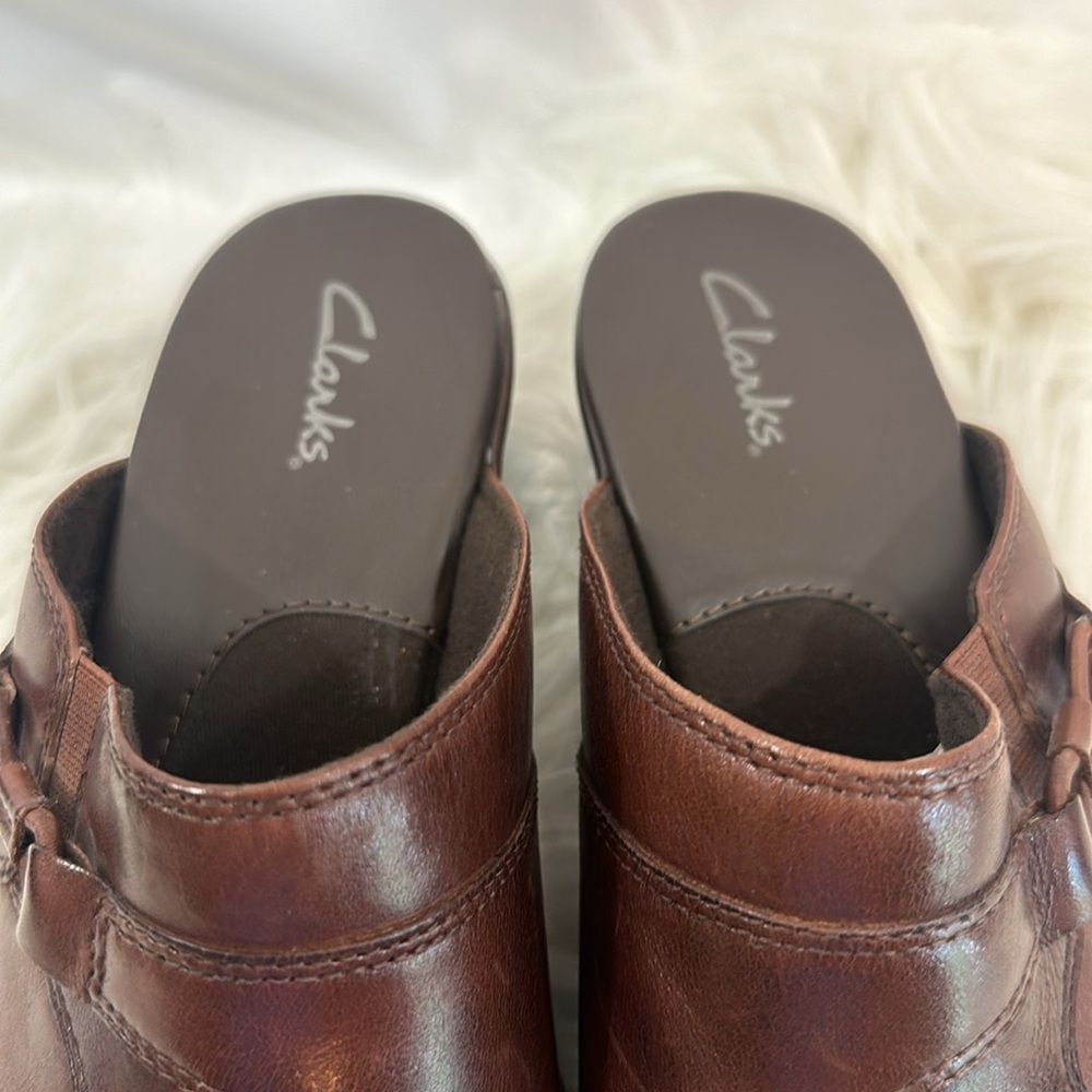 Clarks - Picture 7 of 11